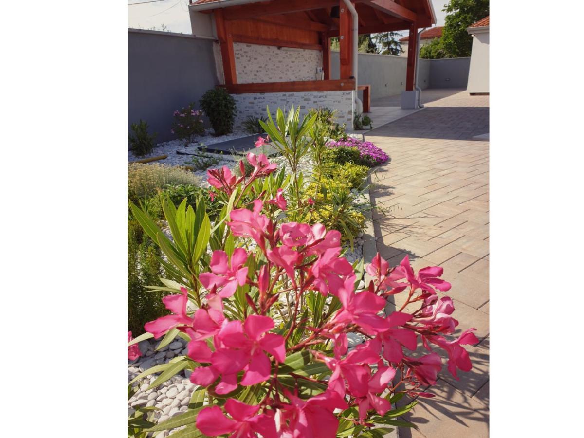 Villa Flores Kavran ภายนอก รูปภาพ